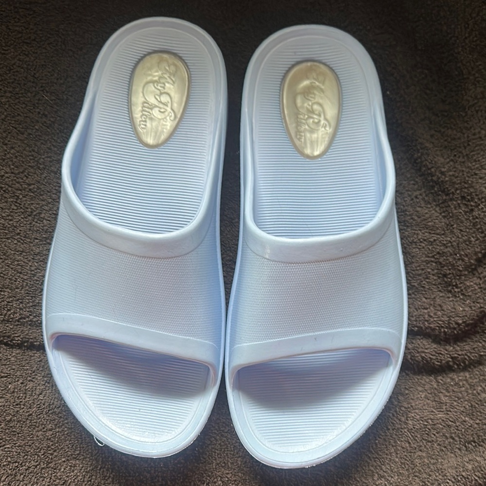 MY PILLOW LIGHT BLUE Women’s Slide Sandals SIZE 8 BRAND NEW NEVER WORN
